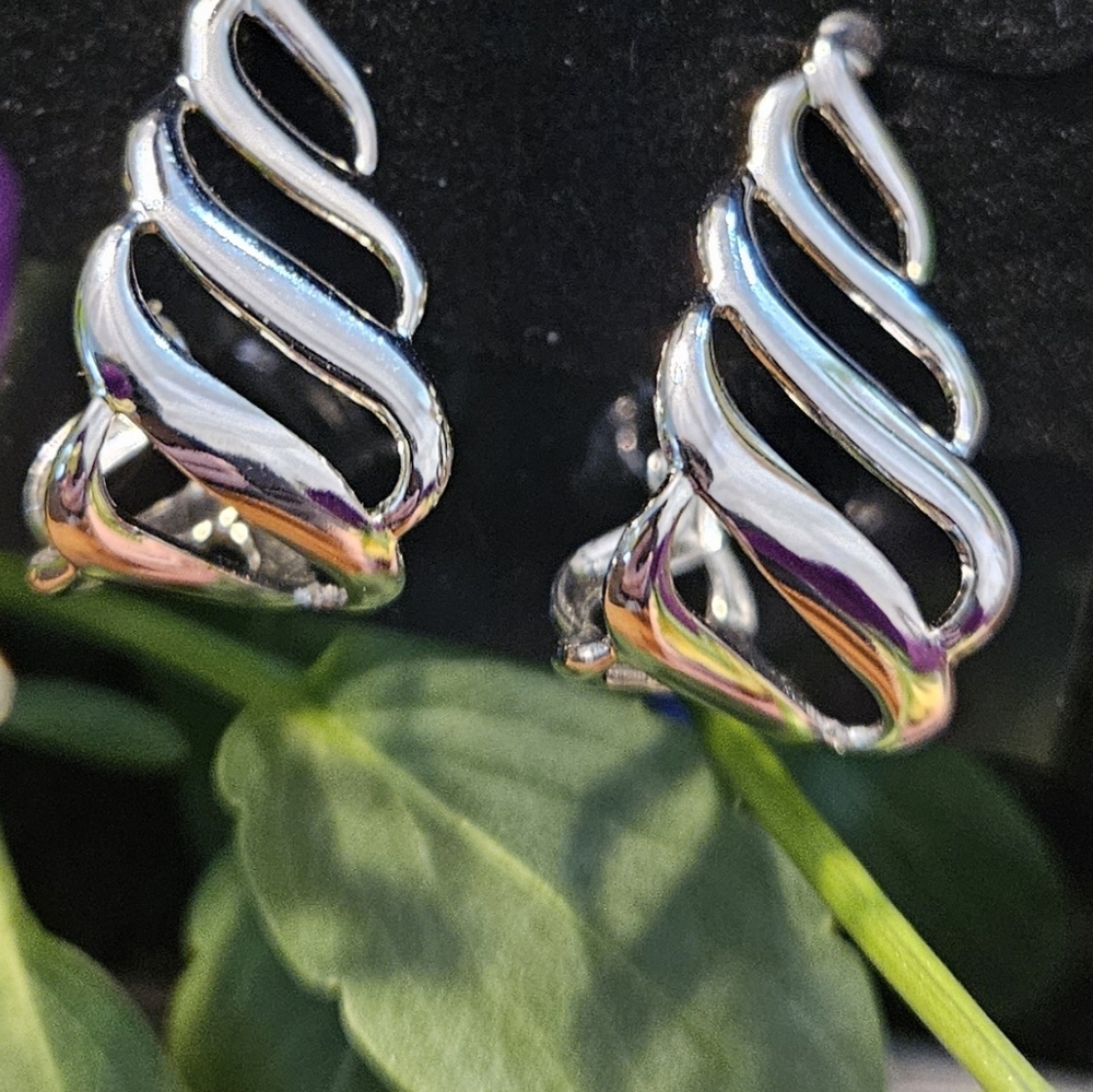 Monet Earrings Silvertone Half Hoops NWOT - Picture 8 of 8